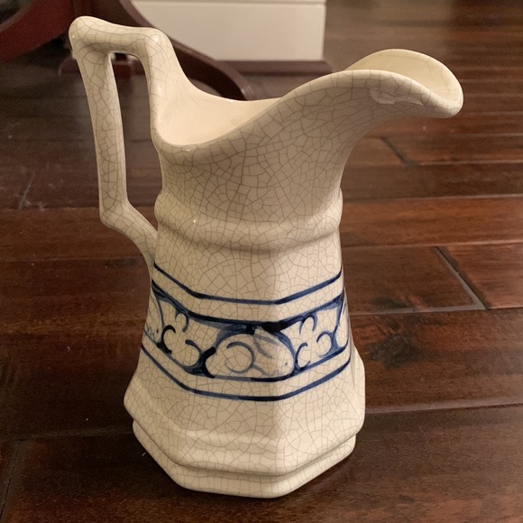 Vintage Dedham Blue and White Rabbit Crackle Pattern Pitcher with handle - Picture 2 of 7